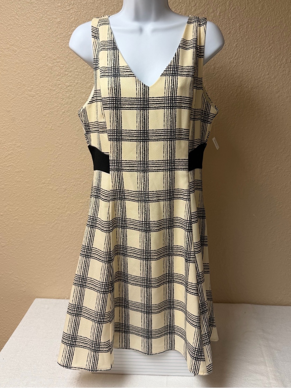4/$20 Lush Cream and Black Plaid V‑Neck Sleeveless Dress